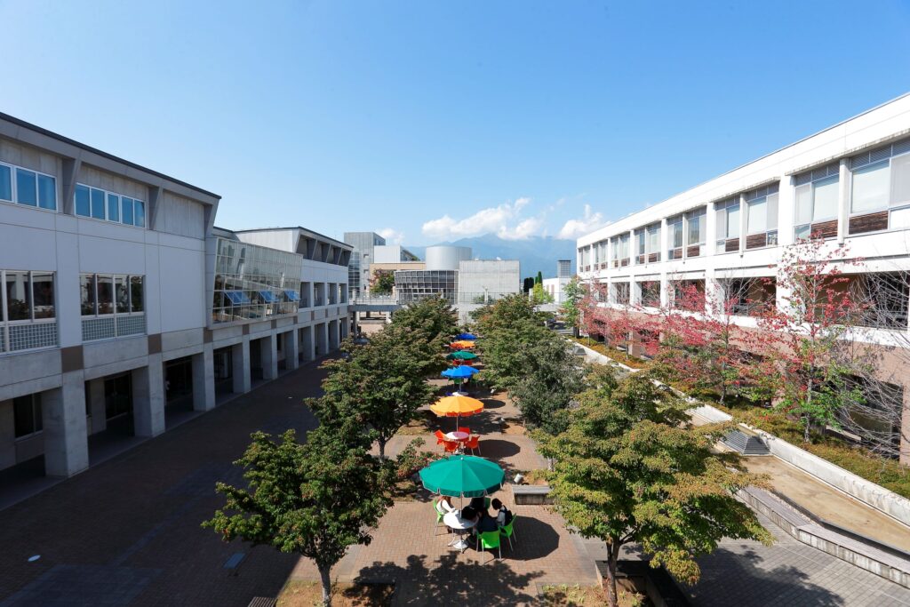 学校法人松商学園